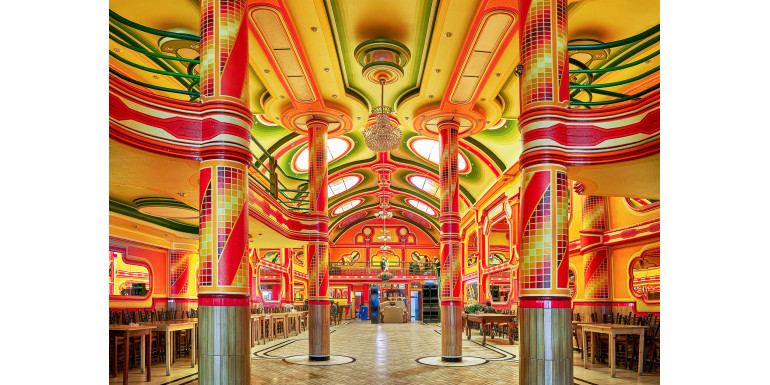 Ch'ixifuturism. Architecture by Freddy Mamani, photographs by Florencia Blanco